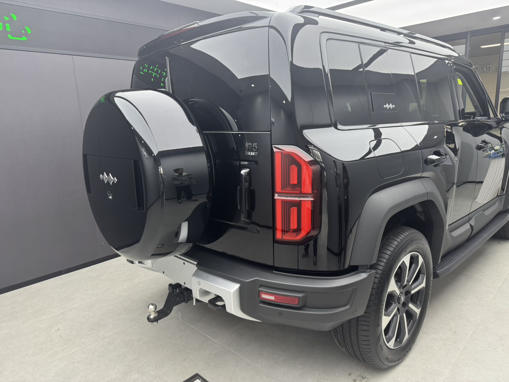 奔驰EQE SUV柏林之声音效体验：移动音乐厅级的听觉盛宴